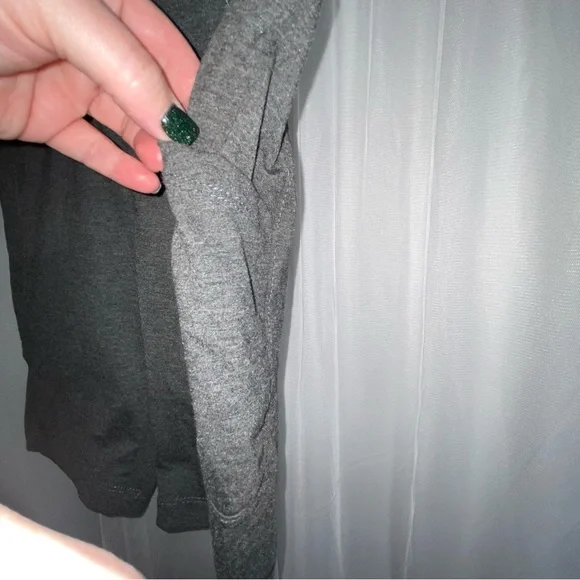 Sold Daisy Fuentes M Medium Women's Fit Gray Active Workout Sports Fitness - Picture 2 of 6